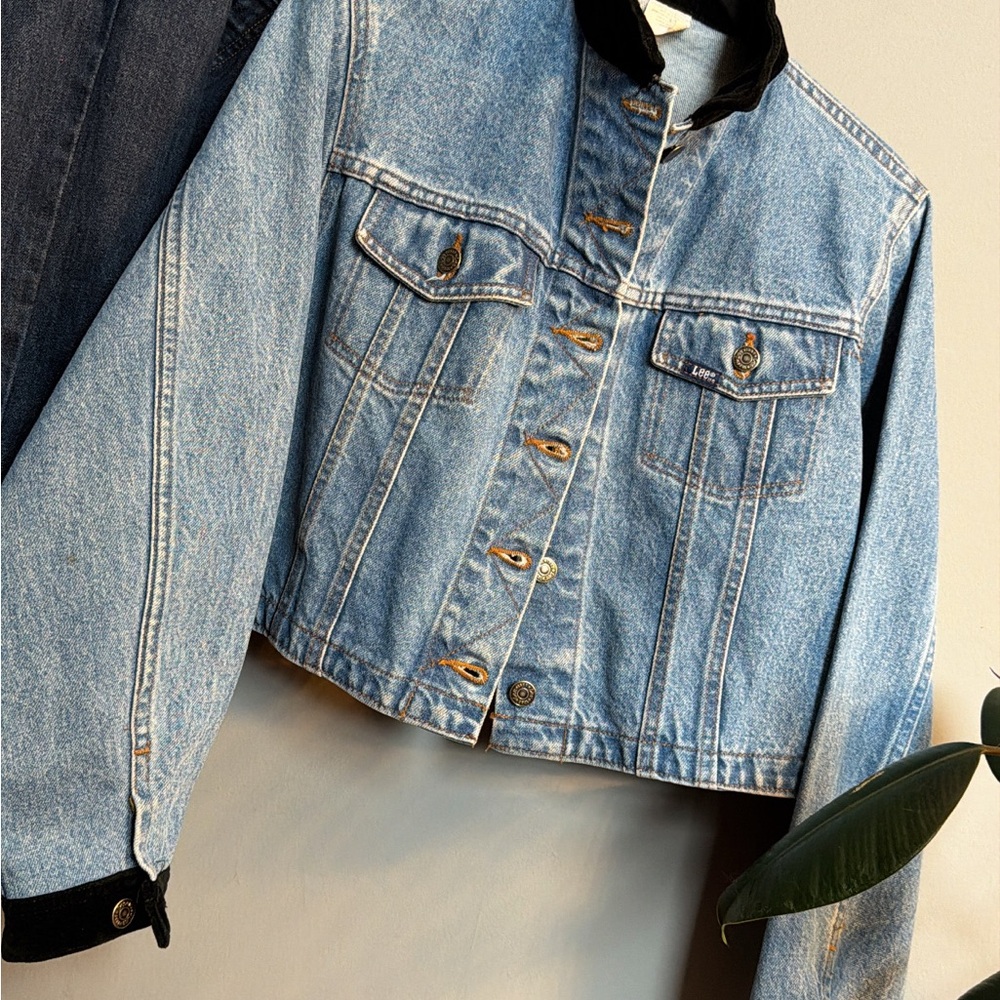Vintage Lee Cropped Denim Jacket with Velvet Trim | Size M